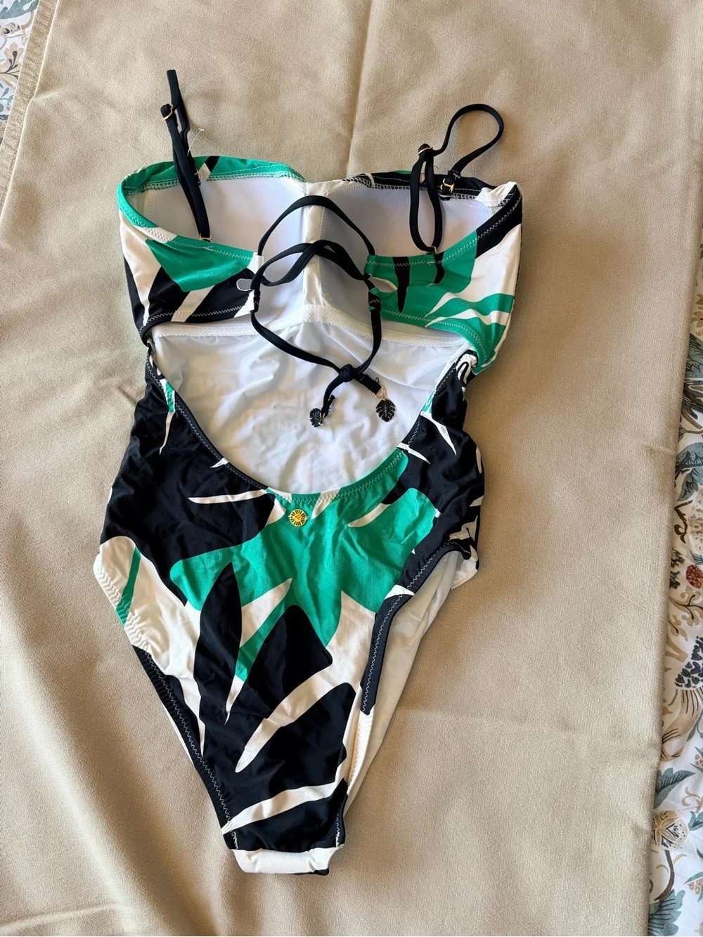 La Blanca Sunshine 79 Monstera Bandeau One Piece NWOT - Picture 2 of 2